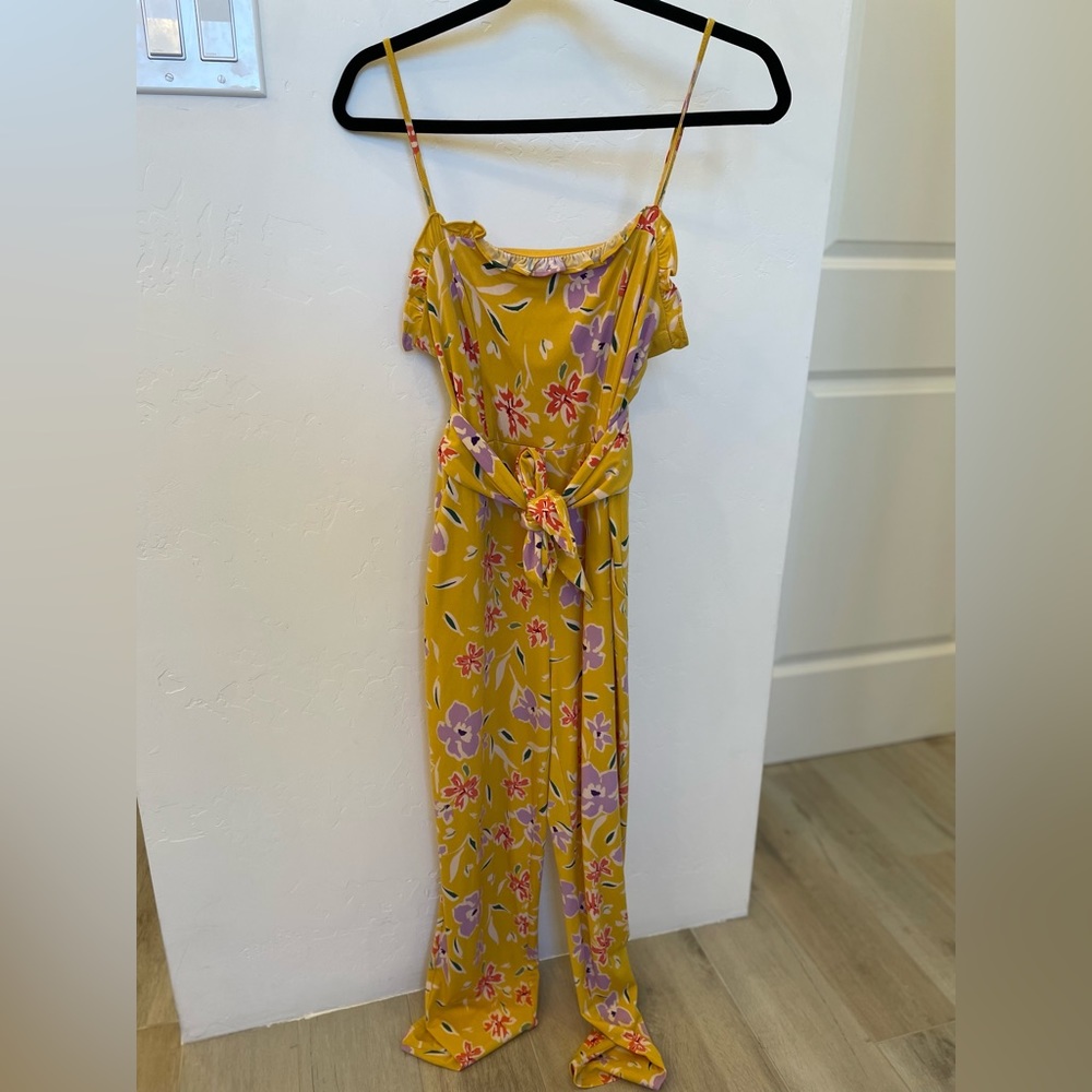 Bcbgeneration floral jumpsuit XS